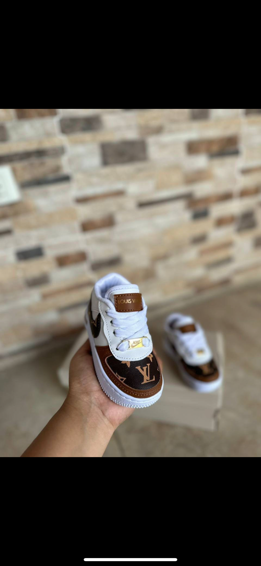 lv kids dunks